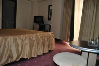 Отель Hotel Coral Эфорие-Норд Двухместный номер с 1 кроватью и бесплатной парковкой-3